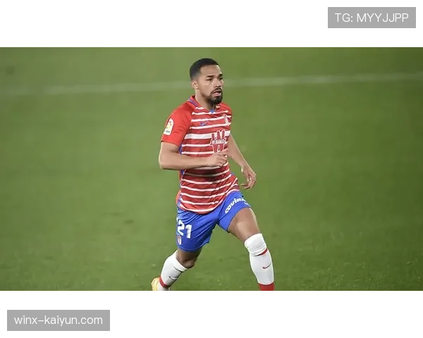 特写：格拉纳达老将索尔达多攻入职业生涯第200球后落泪